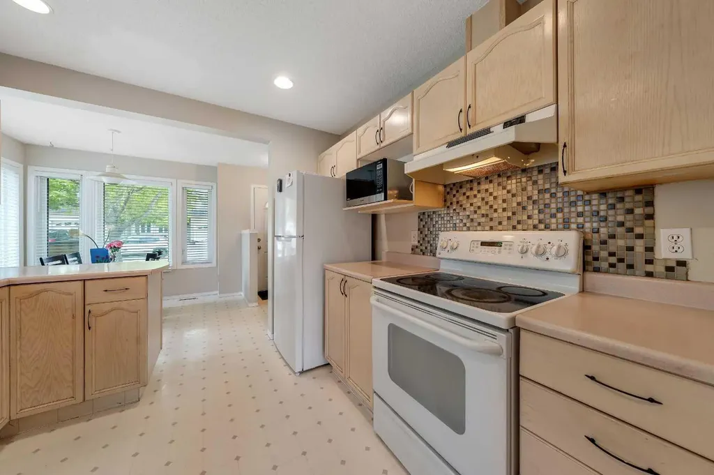 388 Sandarac Drive NW Calgary AB T3K 4E3