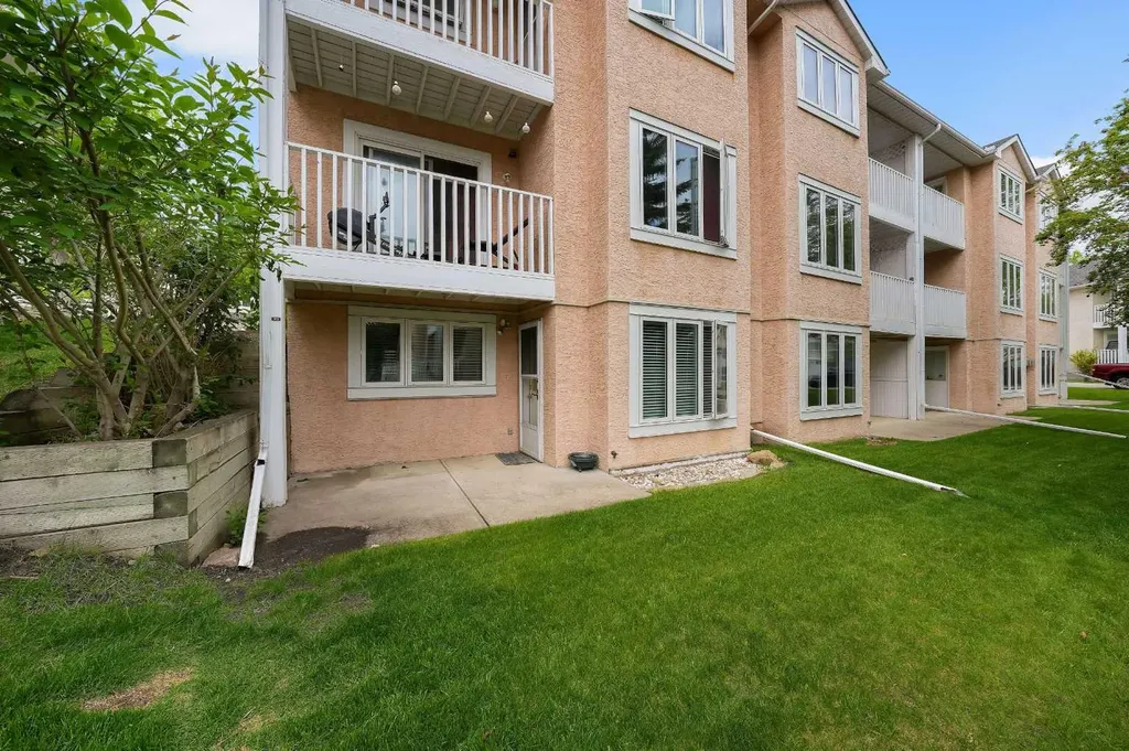388 Sandarac Drive NW Calgary AB T3K 4E3