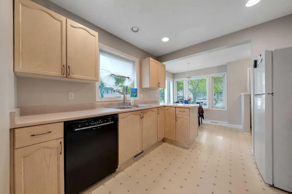 388 Sandarac Drive NW Calgary AB T3K 4E3