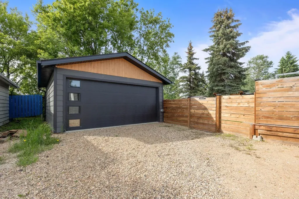 28 Alberta Drive Fort Mcmurray AB T9H1P5
