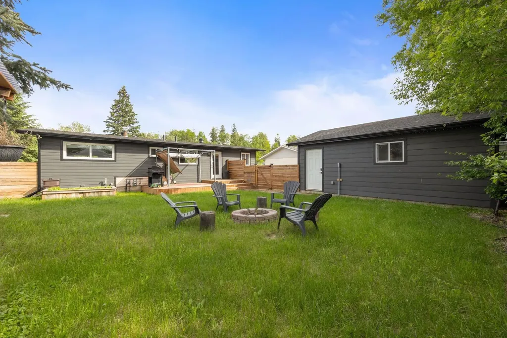 28 Alberta Drive Fort Mcmurray AB T9H1P5