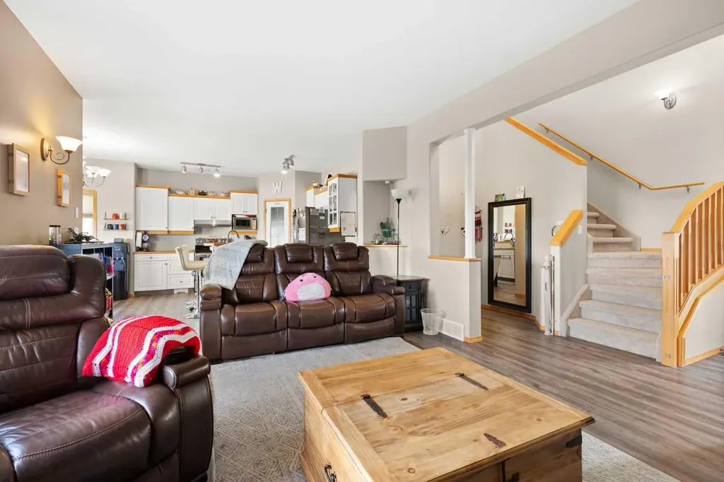 930 Kipling Crescent SW Redcliff AB T0J2P0