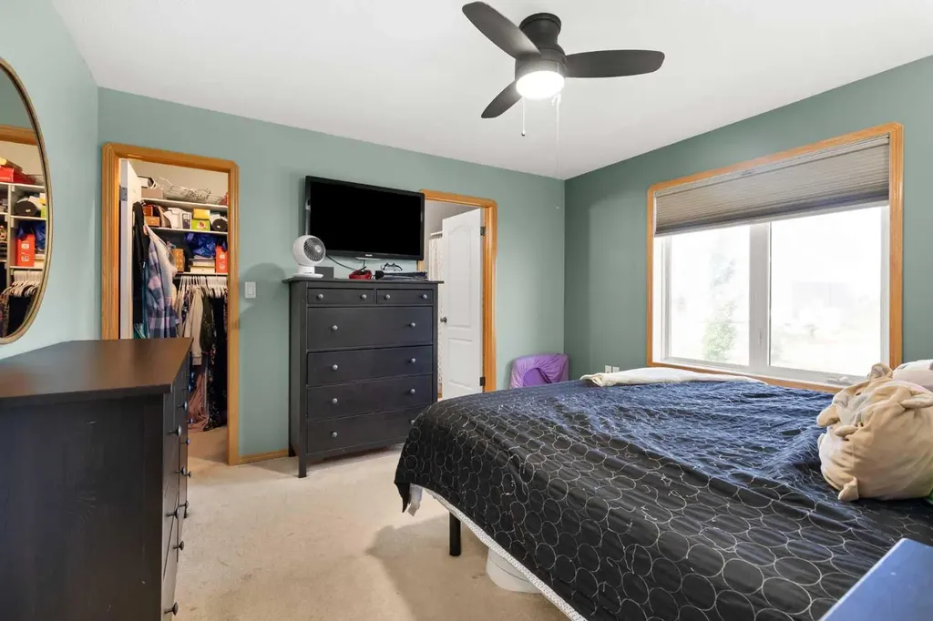 930 Kipling Crescent SW Redcliff AB T0J2P0