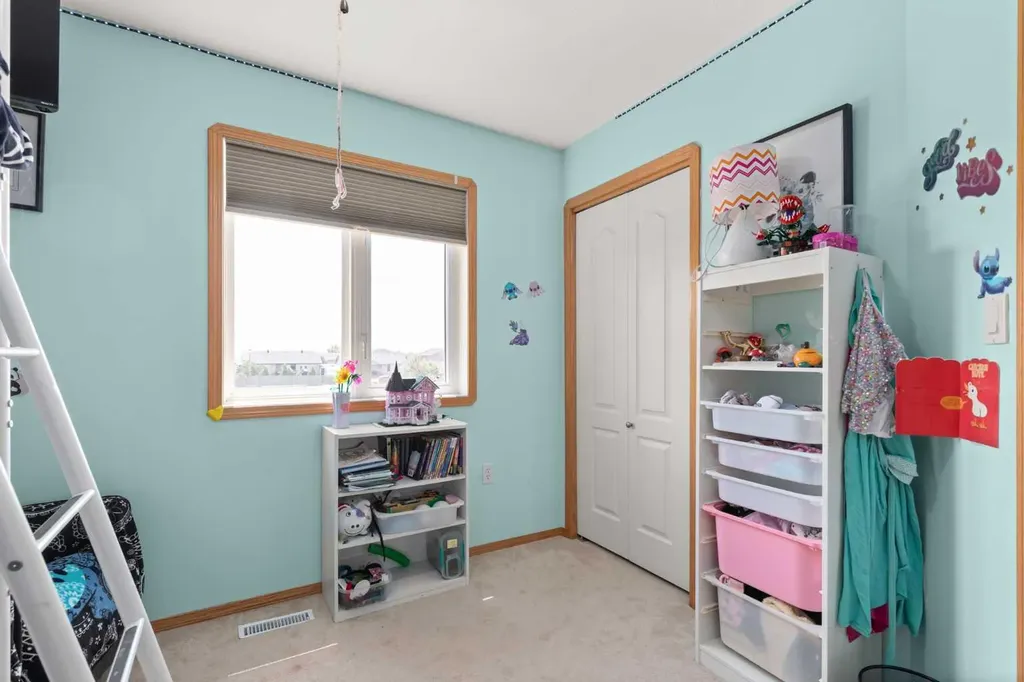 930 Kipling Crescent SW Redcliff AB T0J2P0