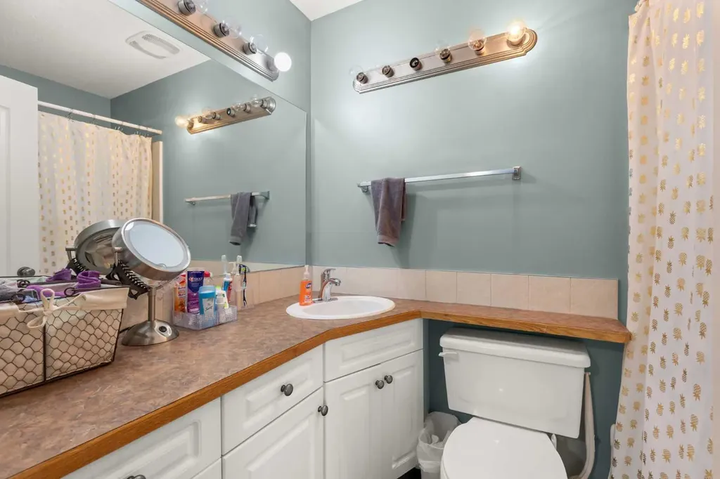 930 Kipling Crescent SW Redcliff AB T0J2P0