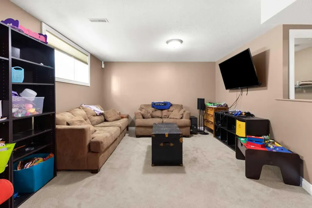 930 Kipling Crescent SW Redcliff AB T0J2P0
