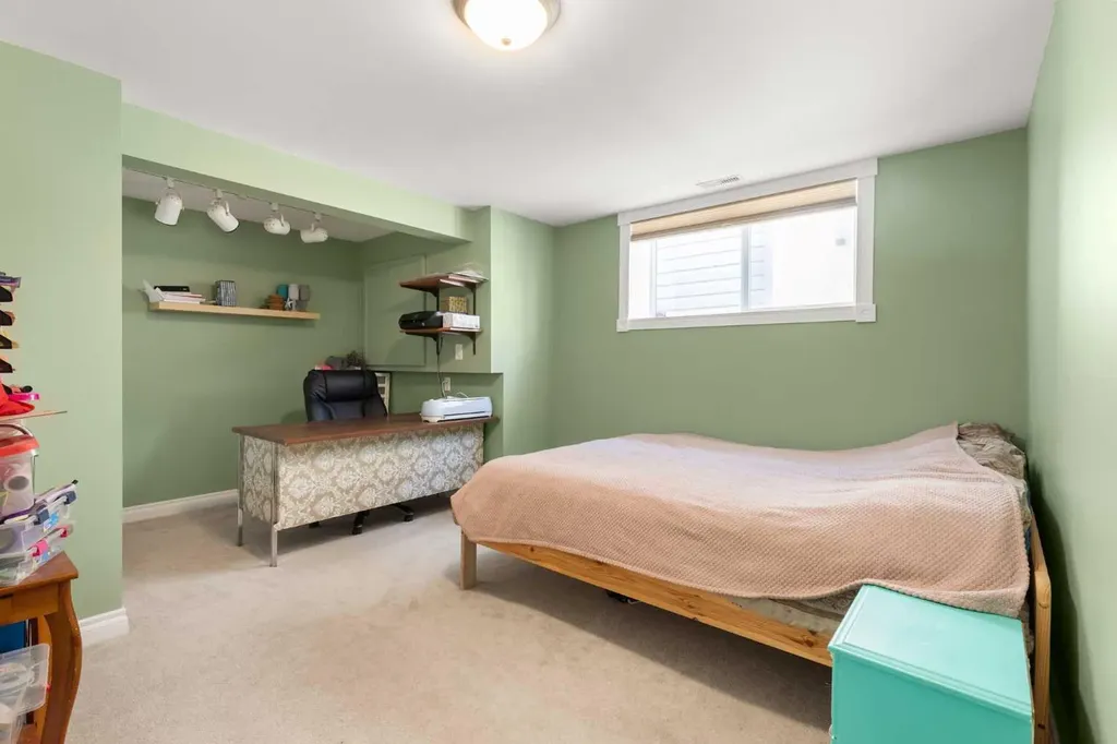 930 Kipling Crescent SW Redcliff AB T0J2P0