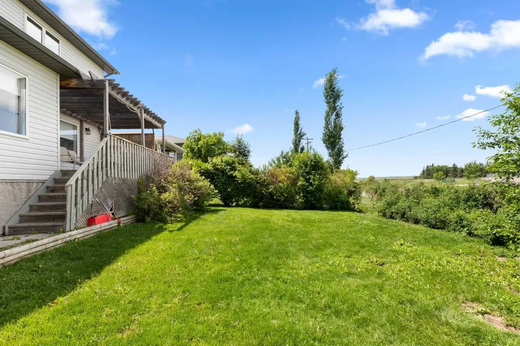930 Kipling Crescent SW Redcliff AB T0J2P0