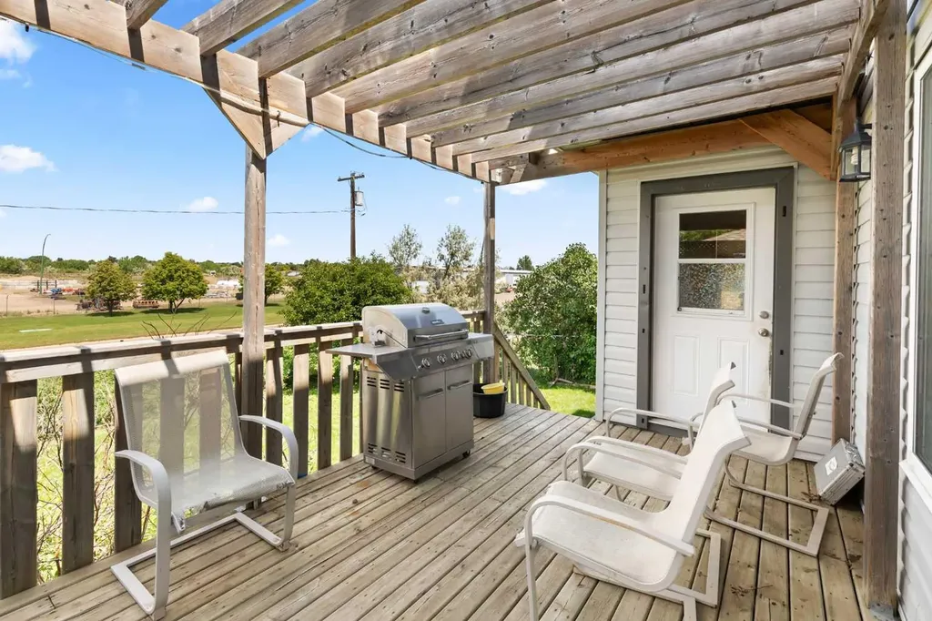 930 Kipling Crescent SW Redcliff AB T0J2P0