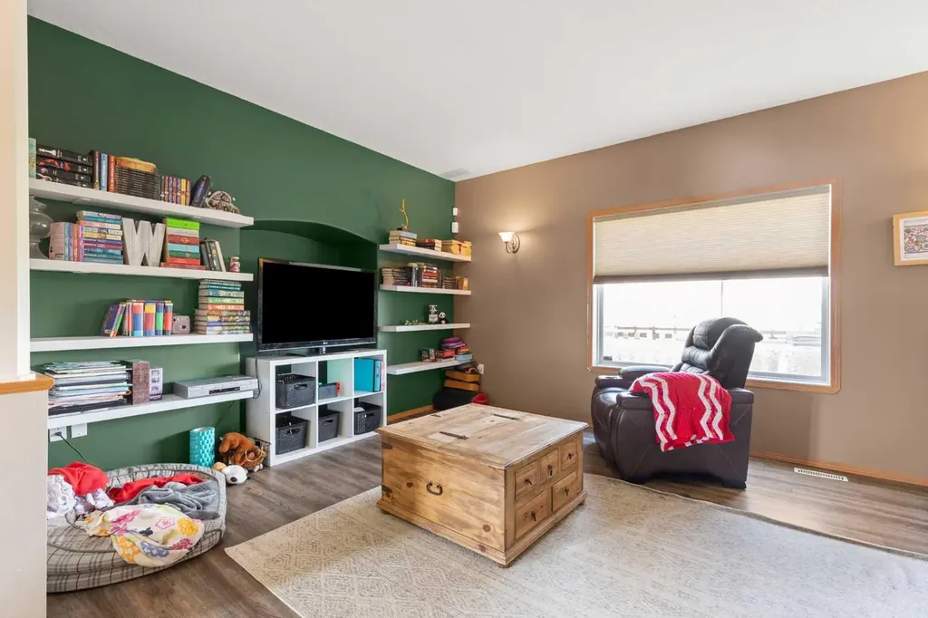 930 Kipling Crescent SW Redcliff AB T0J2P0