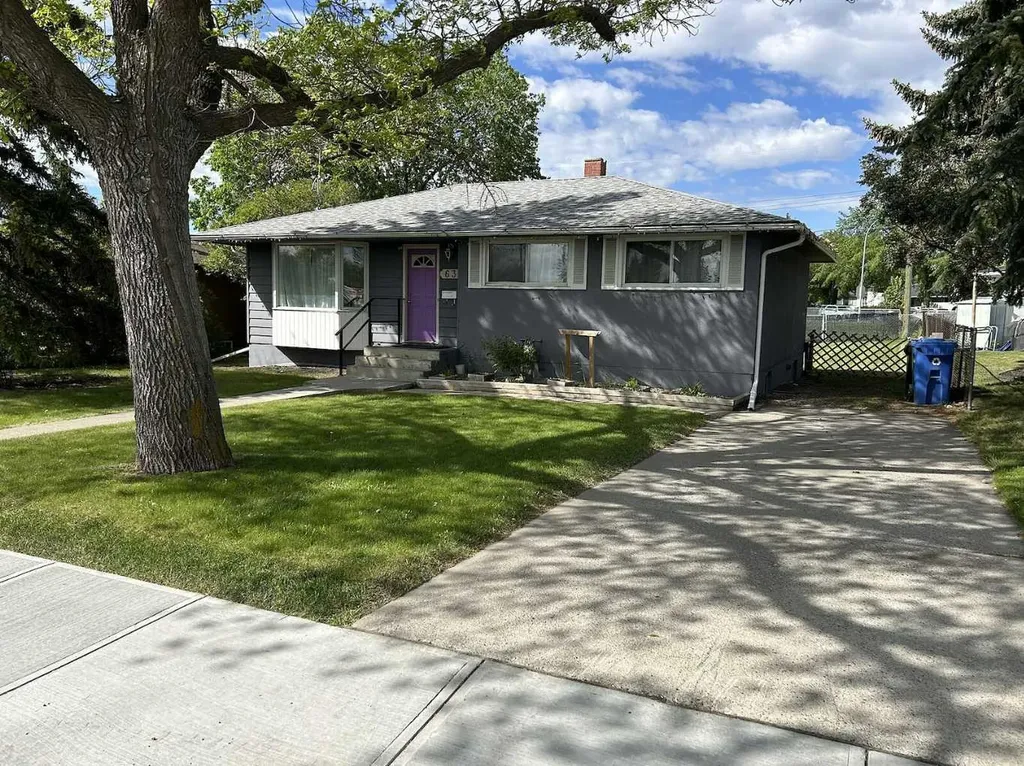 639 Thornhill Drive NW Calgary AB T2K2R9
