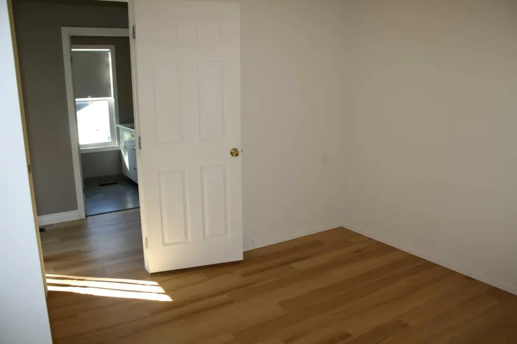 2114 22 Street Nanton AB T0L 1R0