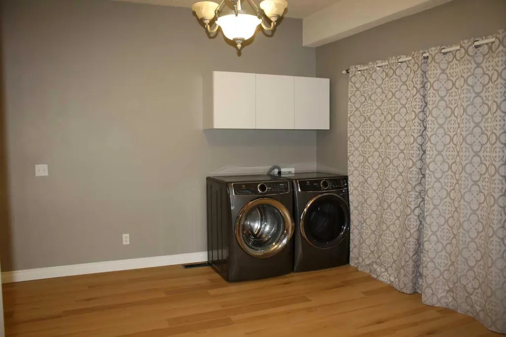 2114 22 Street Nanton AB T0L 1R0