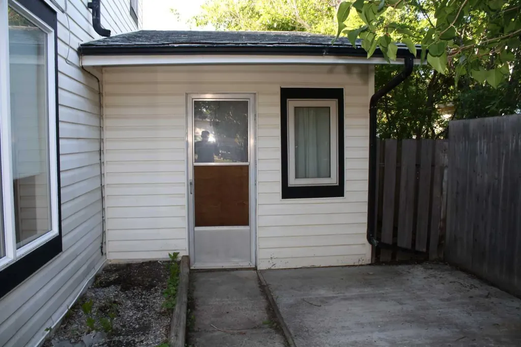 2114 22 Street Nanton AB T0L 1R0