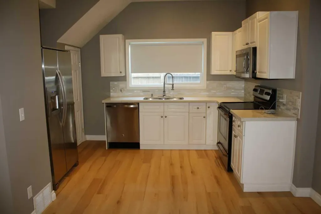2114 22 Street Nanton AB T0L 1R0