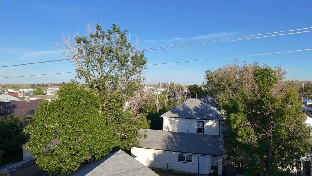 2114 22 Street Nanton AB T0L 1R0