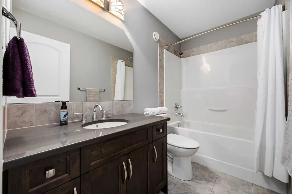 46 Cooperstown Court SW Airdrie AB T4B 2C5