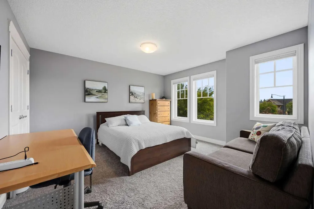 46 Cooperstown Court SW Airdrie AB T4B 2C5