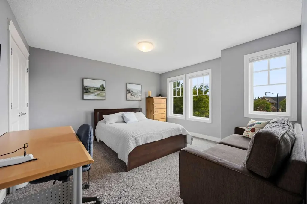 46 Cooperstown Court SW Airdrie AB T4B 2C5