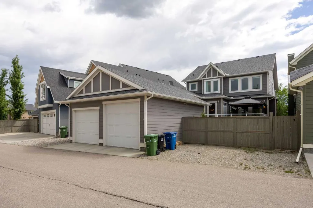 46 Cooperstown Court SW Airdrie AB T4B 2C5