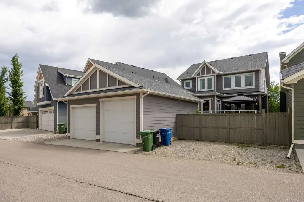 46 Cooperstown Court SW Airdrie AB T4B 2C5