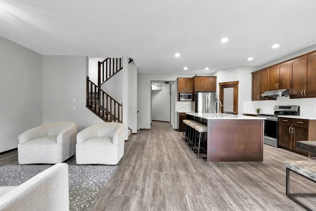 27 Pantego Close NW Calgary AB T3K 0K1