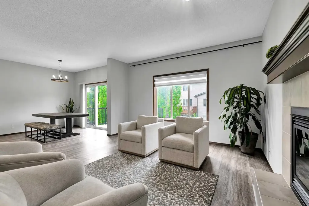 27 Pantego Close NW Calgary AB T3K 0K1