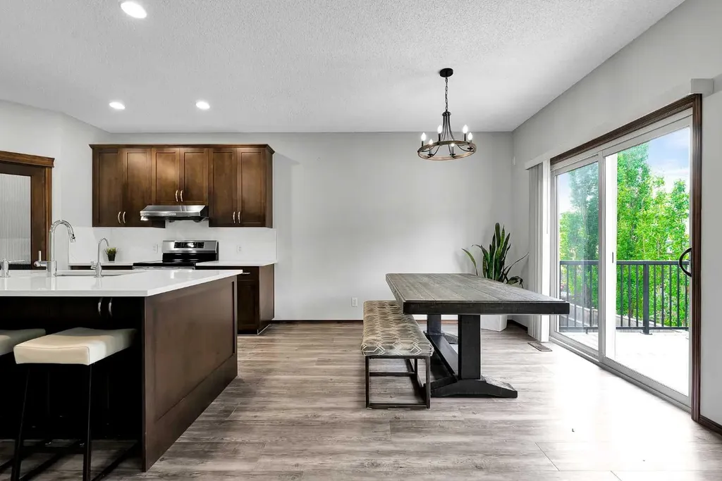 27 Pantego Close NW Calgary AB T3K 0K1