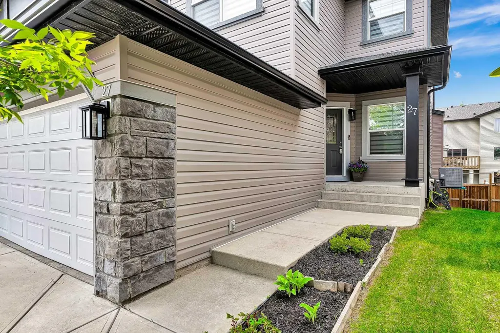 27 Pantego Close NW Calgary AB T3K 0K1