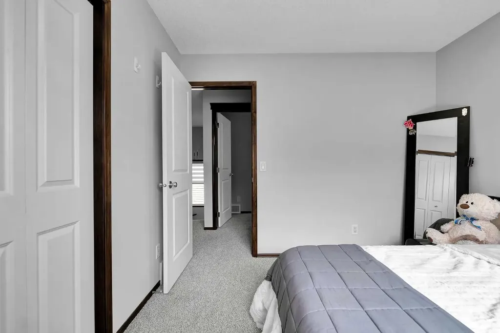 27 Pantego Close NW Calgary AB T3K 0K1