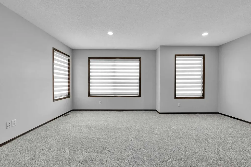 27 Pantego Close NW Calgary AB T3K 0K1
