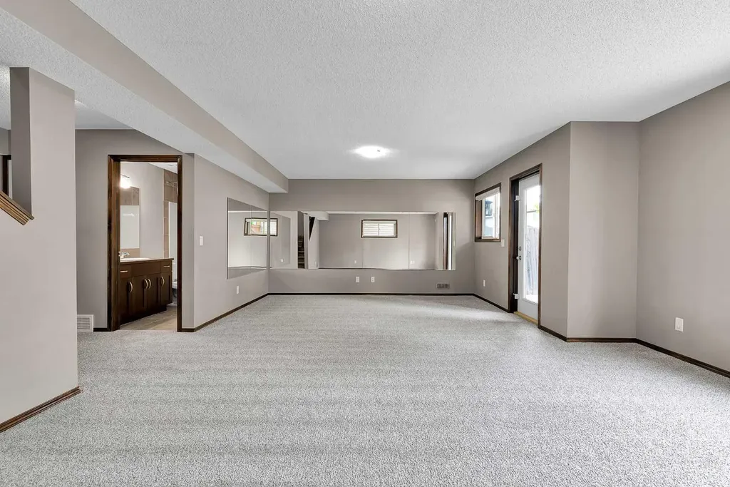 27 Pantego Close NW Calgary AB T3K 0K1