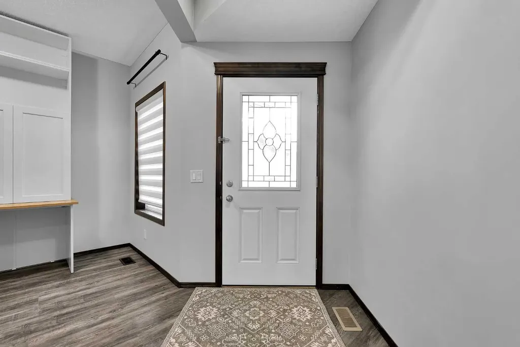 27 Pantego Close NW Calgary AB T3K 0K1