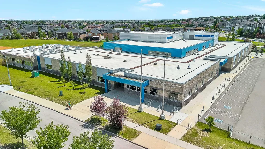 27 Pantego Close NW Calgary AB T3K 0K1