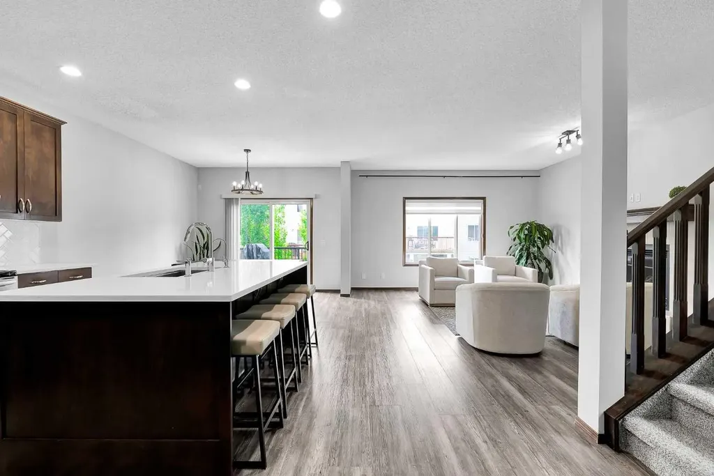 27 Pantego Close NW Calgary AB T3K 0K1