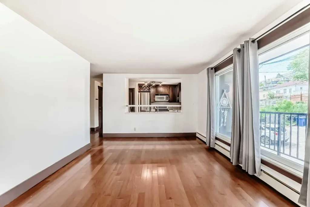 2417 17 Street SW Calgary AB T2T 4M9