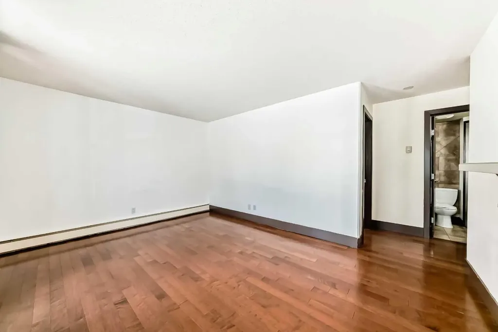 2417 17 Street SW Calgary AB T2T 4M9