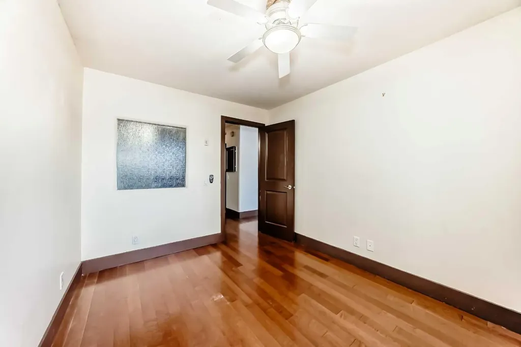 2417 17 Street SW Calgary AB T2T 4M9