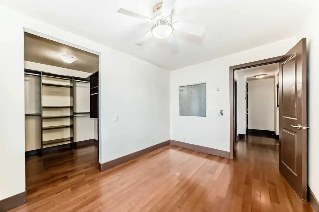 2417 17 Street SW Calgary AB T2T 4M9