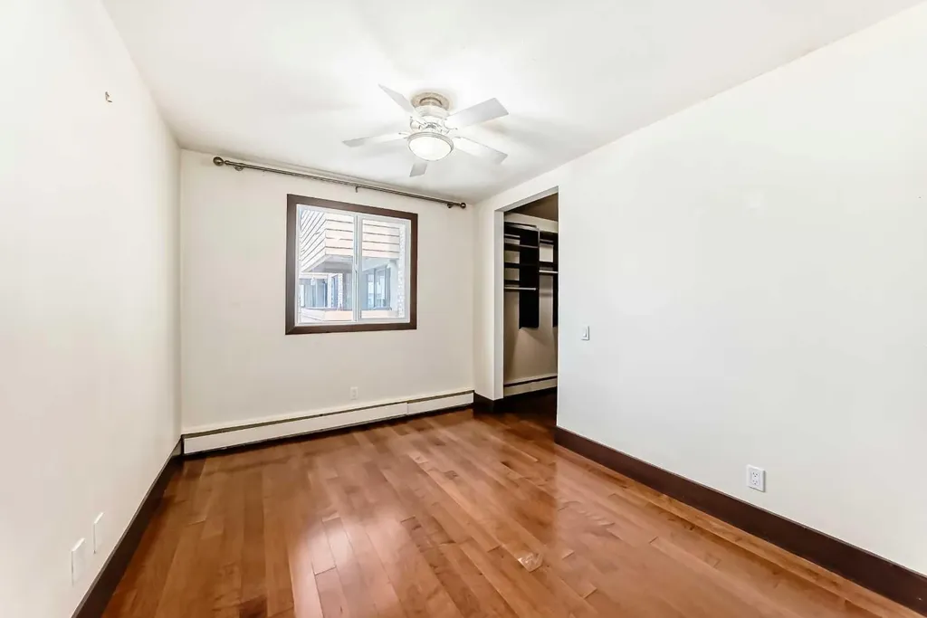 2417 17 Street SW Calgary AB T2T 4M9