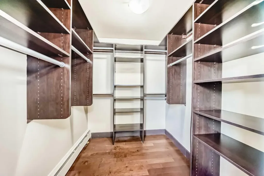 2417 17 Street SW Calgary AB T2T 4M9
