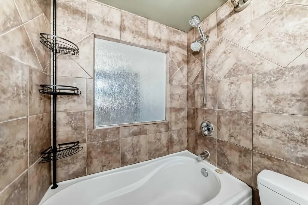 2417 17 Street SW Calgary AB T2T 4M9