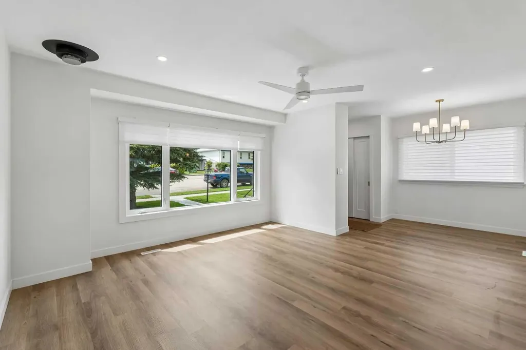 5020 47a Avenue Sylvan Lake AB T4S 1G8