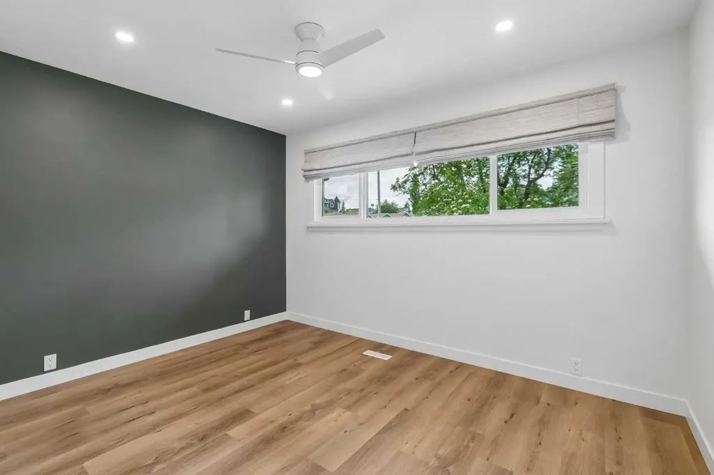 5020 47a Avenue Sylvan Lake AB T4S 1G8