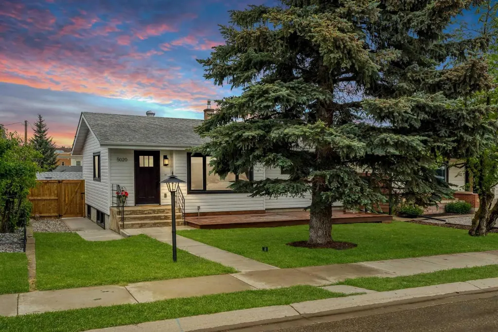 5020 47a Avenue Sylvan Lake AB T4S 1G8