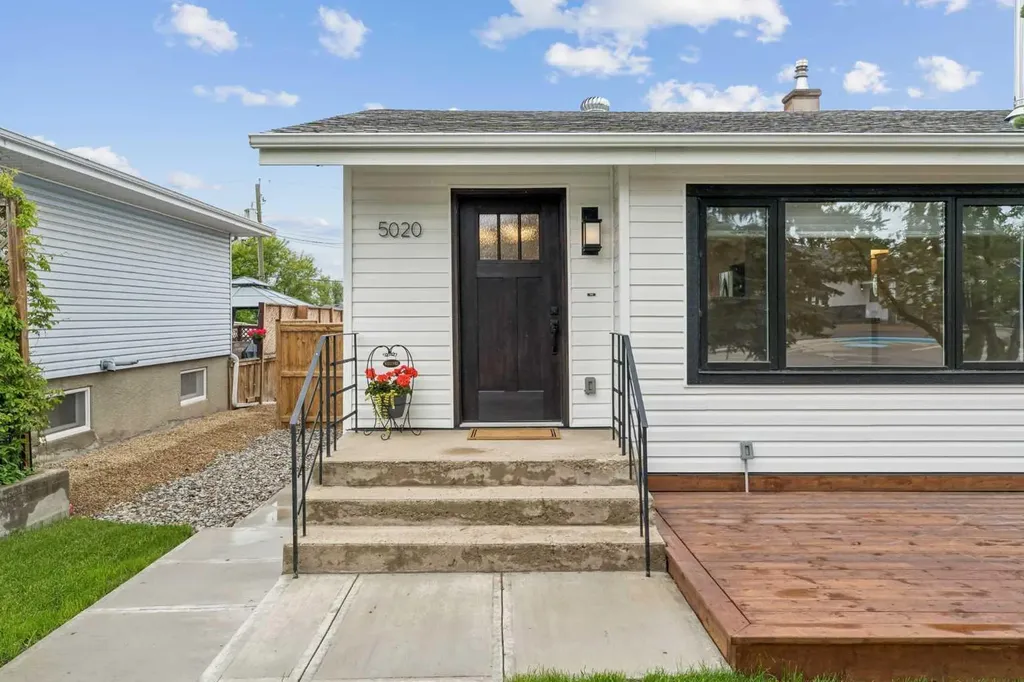 5020 47a Avenue Sylvan Lake AB T4S 1G8
