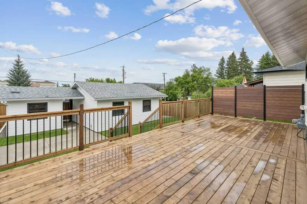 5020 47a Avenue Sylvan Lake AB T4S 1G8