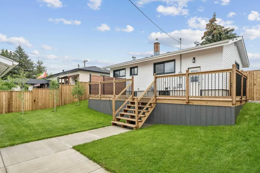 5020 47a Avenue Sylvan Lake AB T4S 1G8