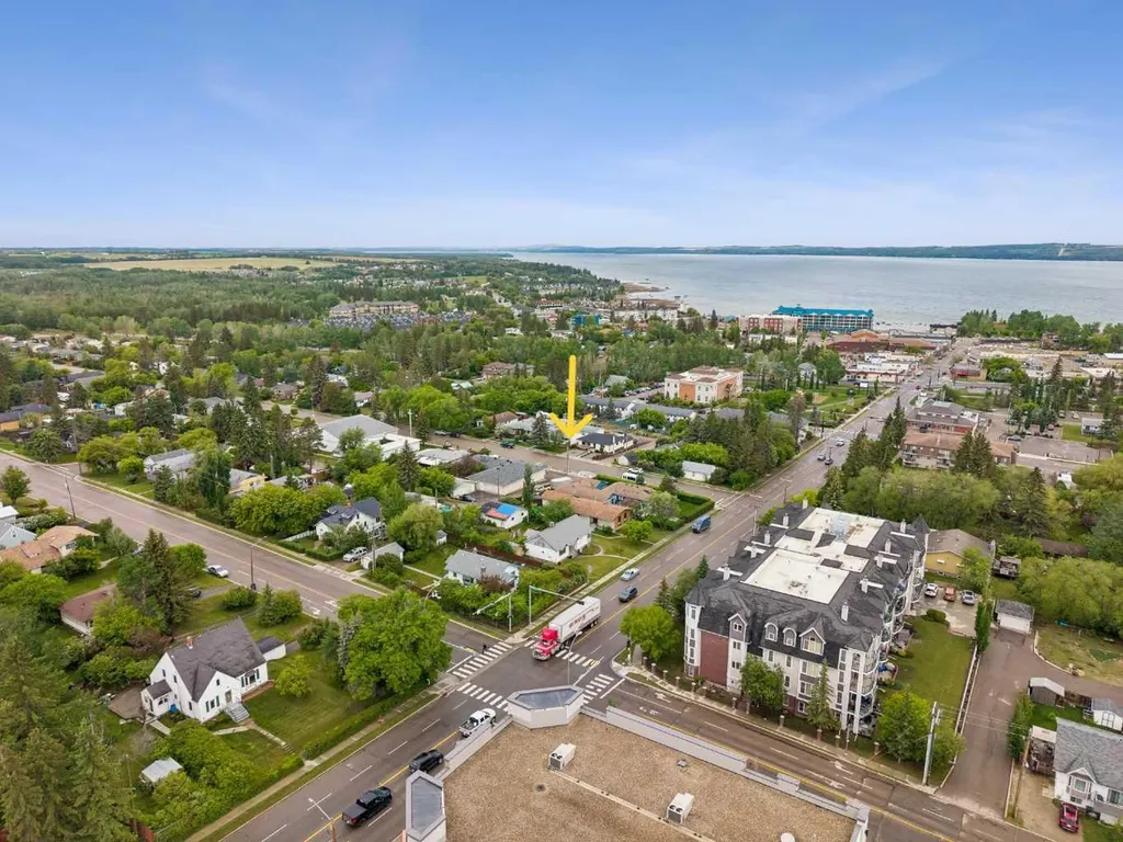 5020 47a Avenue Sylvan Lake AB T4S 1G8