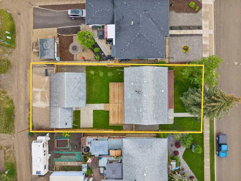 5020 47a Avenue Sylvan Lake AB T4S 1G8